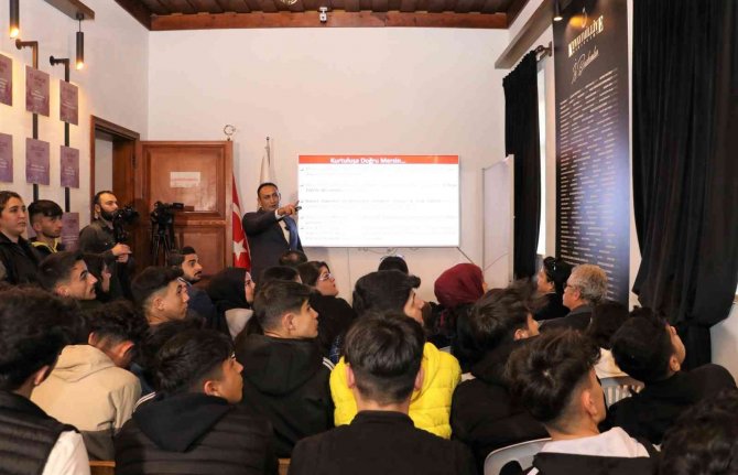 Başkan Yılmaz’dan Gençlere ’Kuvayi Milliye’ Semineri