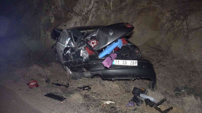 Takla Atan Otomobil 120 Metre Sürüklendi: Camdan Fırlayan Sürücü Ağır Yaralandı