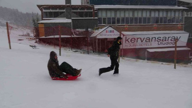 Uludağ’da Kar Kalınlığı 25 Santimetreye Ulaştı