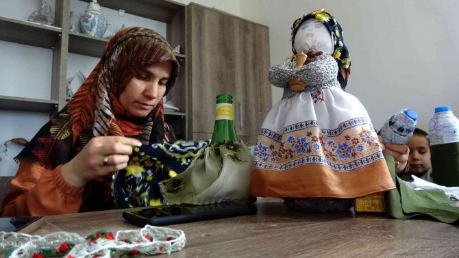 Atık Malzemeler Kadınların Elinde Oyuncağa Dönüşüyor