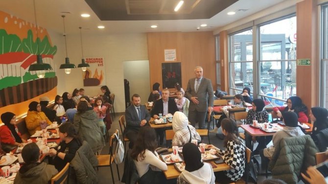 15 Temmuz Şehitleri İ̇mam Hatip Ortaokulundan Vakti Kuşanmak Etkinliği