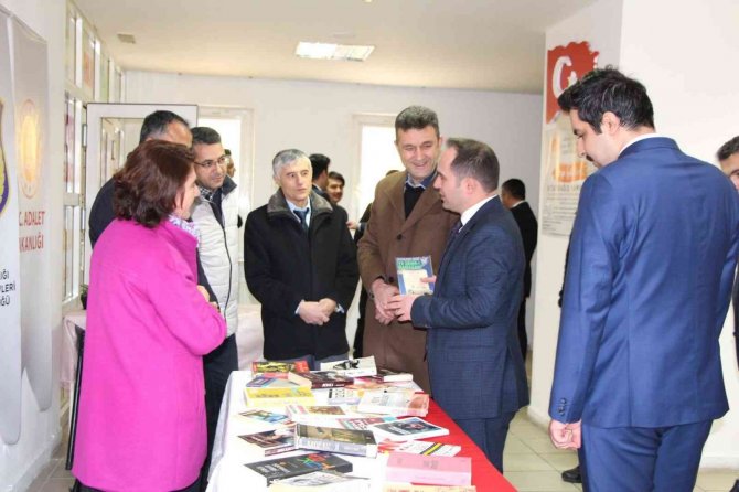 Adliye’de Kitap Bağış Kampanyası
