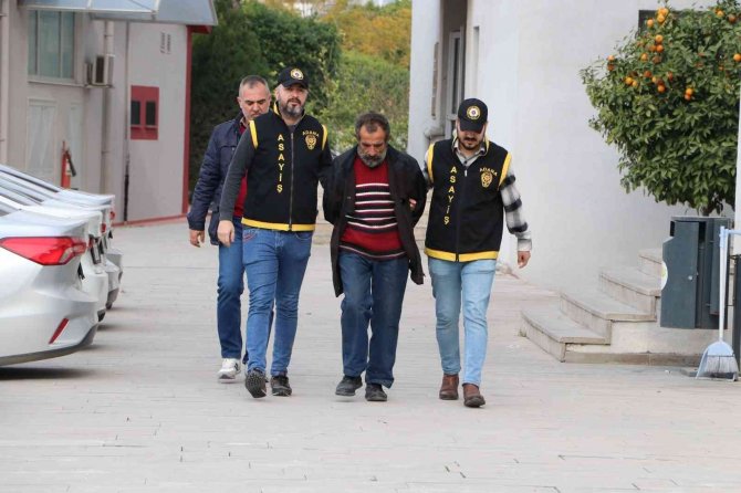 Isınmak İsterken Belediyenin Halk Marketini Yaktı