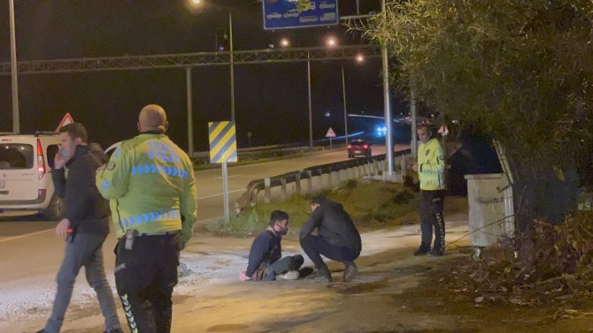 İ̇ş Yerine Silahlı Saldırı Yapıp, Peşlerine Düşen Polis Ekiplerine Ateş Ettiler