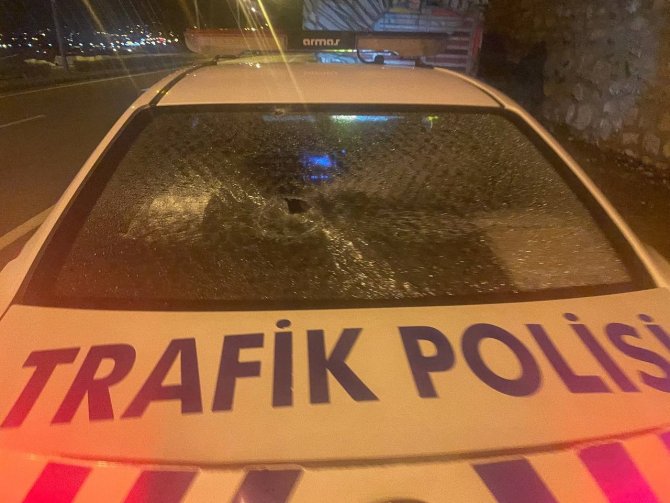 İ̇ş Yerine Silahlı Saldırı Yapıp, Peşlerine Düşen Polis Ekiplerine Ateş Ettiler