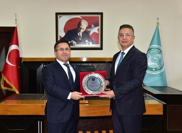 Baün Rektörü Prof. Dr. Yücel Oğurlu, Görevine Başladı
