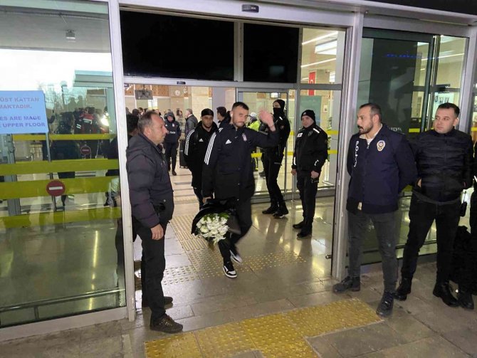 Beşiktaş Kafilesi Konya’ya Geldi