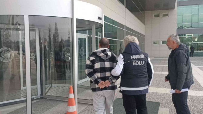"Dur" İhtarına Uymayıp Polisi Peşine Taktı, Uyuşturucuyla Yakalandı
