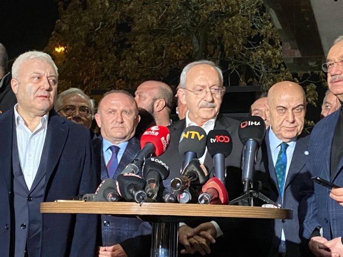 Chp Genel Başkanı Kılıçdaroğlu, Hastaneye Kaldırılan İ̇yi̇ Parti Genel Başkanı Meral Akşener’i Ziyaret Etti