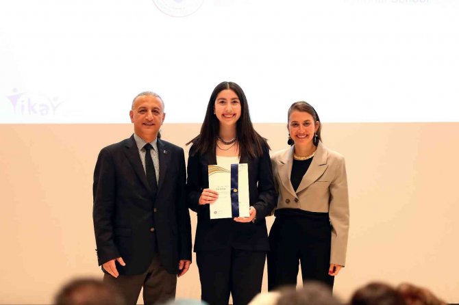 Uluslararası Gençlik Ödül Programı’na Katılan 450 Genç Sertifikalarını Aldı