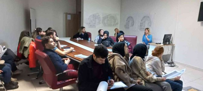 Acil Servis Personellerine Triyaj Eğitimi Verildi