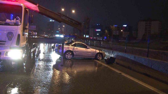 E5 Kara Yolu’nda Aşırı Süratli Otomobil Hafif Ticari Araca Çarptı: 1 Ölü