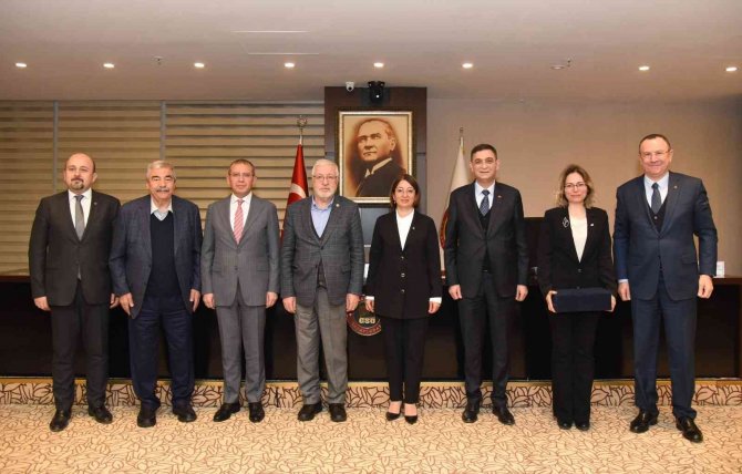 Gso’da Yeşil Enerjide Güncel Ges Mevzuatları Ve Enerji Depolamalarının Önemi Konuşuldu