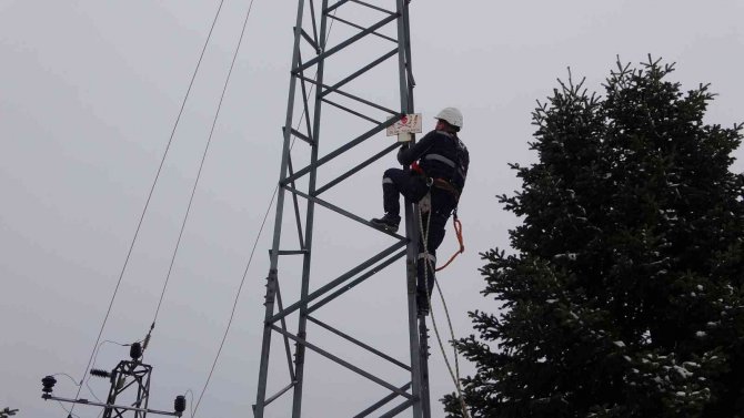Enerjinin Kahramanları Uludağ’da Kar Mesaisinde