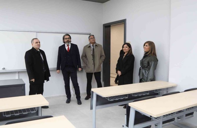 Rektör Altun, Feyyaz Selçuk San Adalet Meslek Yüksekokulu’nda İncelemelerde Bulundu