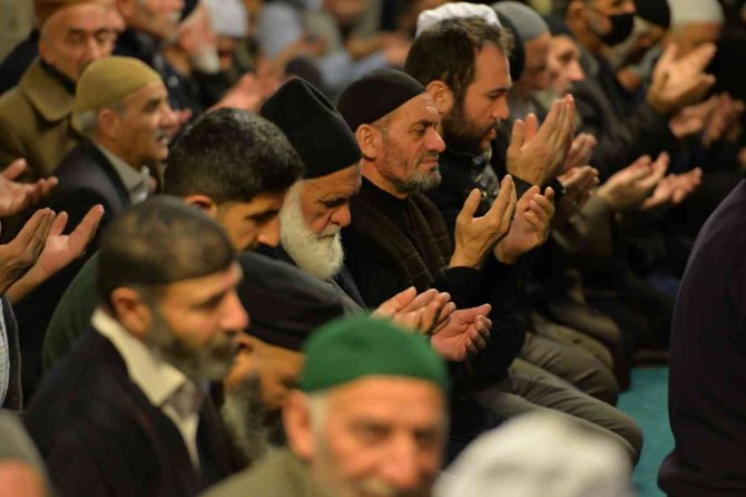 Bin Bir Hatim Duası İçin Vatandaşlar Camiye Akın Etti