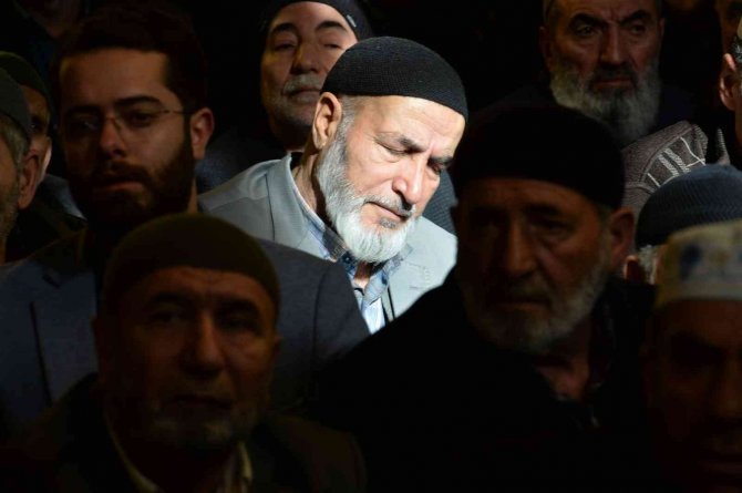 Bin Bir Hatim Duası İçin Vatandaşlar Camiye Akın Etti