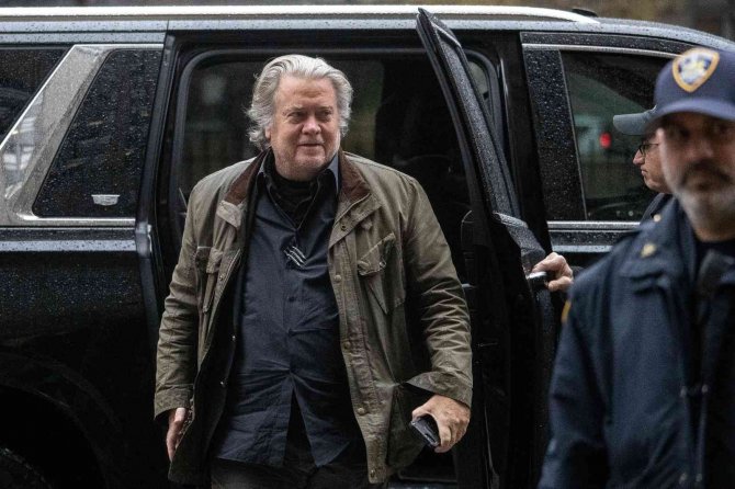 Eski Abd Başkanı Trump’ın Danışmanı Bannon Mahkemeye Çıktı