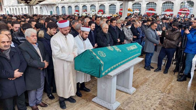 Türk Halk Müziği Sanatçısı Burhan Çaçan Son Yolculuğuna Uğurlandı