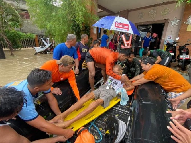 Filipinler’deki Sel Ve Toprak Kaymasında Hayatını Kaybedenlerin Sayısı 17’ye Yükseldi