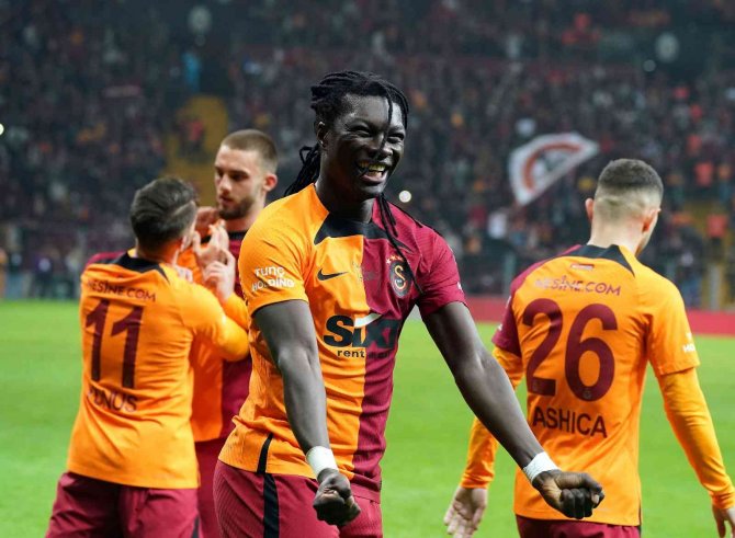 Bafetimbi Gomis Bu Sezonki Gol Sayısını 10’a Çıkardı