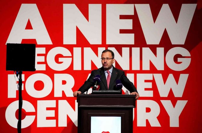 Bakan Kasapoğlu: "Türk Futbol Ekolünü, Türk Futbolu Oyun Tarzını İnşa Etmeliyiz"