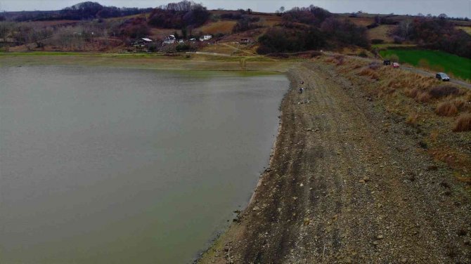 Tekirdağ’da Gölet Kuruma Noktasına Geldi