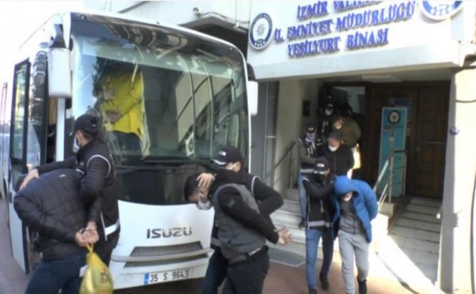 İ̇zmir’de Organize Ve Mali Suçlarla Mücadele Çerçevesinde 222 Şüpheli Tutuklandı