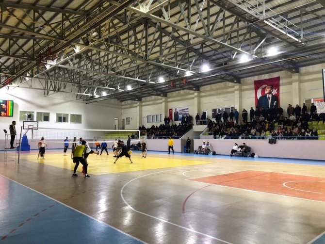 Kağızman’da Kurumlar Arası Voleybol Turnuvası Başladı
