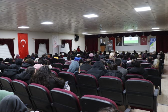 Büyükşehir ’Sırdaşın Olayım’ Projesini Üniversite Gençliği İ̇le Buluşturuyor
