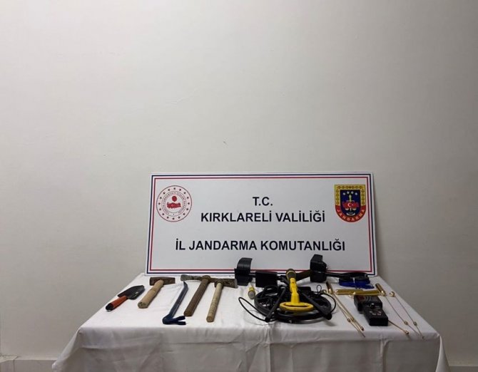 Kırklareli’nde Kaçak Kazı Yapan Şüpheliler Suçüstü Yakalandı