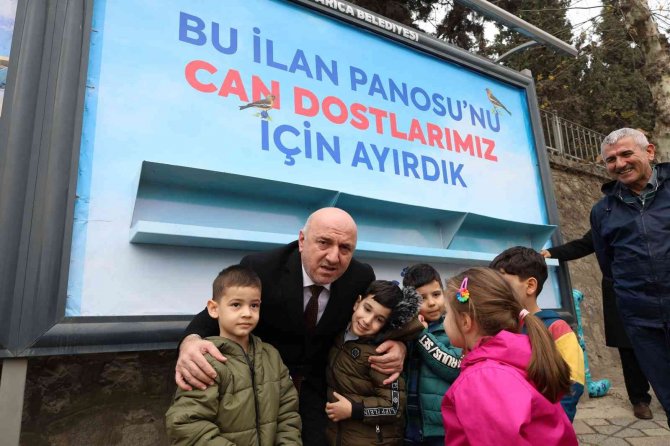 Bu Reklam Panoları Onlara Ait