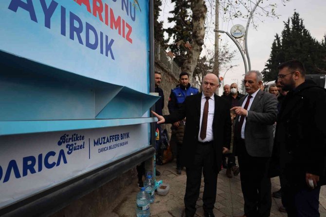 Bu Reklam Panoları Onlara Ait