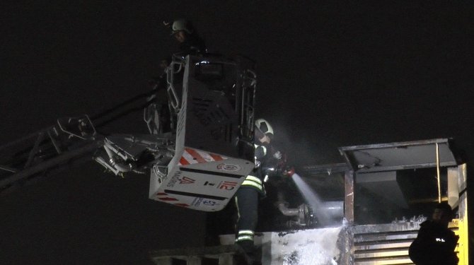 Arıtma Tankeri Fabrikasında Korkutan Yangın