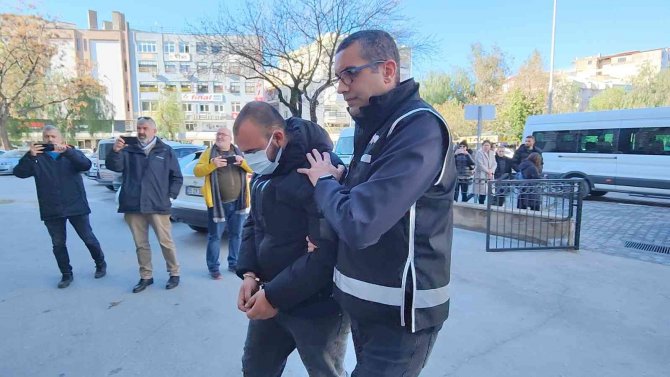 Kuşadası’nda Kamu Arazisi Operasyonunda 4 Tutuklama
