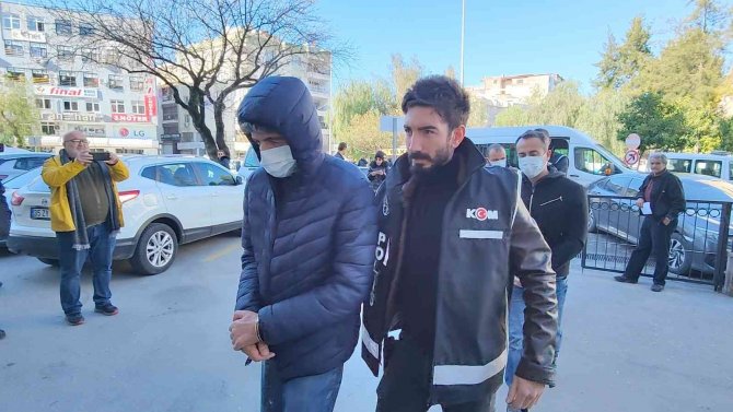Kuşadası’nda Kamu Arazisi Operasyonunda 4 Tutuklama