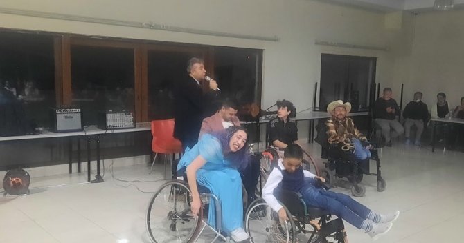 Kütahya Evliya Çelebi Hastanesinde Hastalar İçin Moral Gecesi