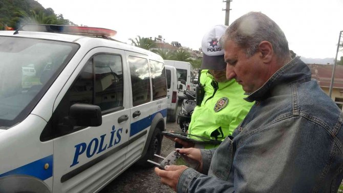 Marmaris İlçe Girişi Ve Çıkışı Kontrol Edilmeye Devam Ediyor