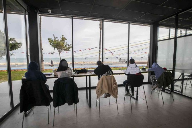 Mersin’de ’Adres Okuma Salonu’ Açıldı