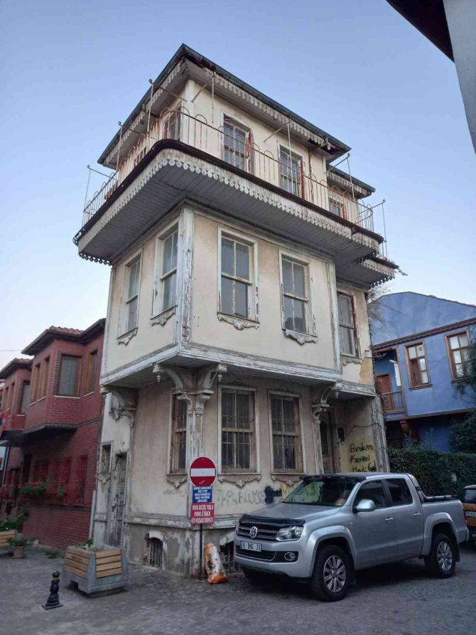 Sahipsiz Tarihi Evler Turizme Kazandırılmayı Bekliyor