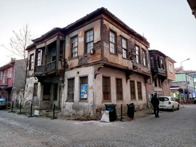 Sahipsiz Tarihi Evler Turizme Kazandırılmayı Bekliyor