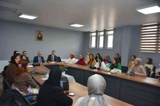 Müdür Akyol Öğretmenlere Ders Verdi