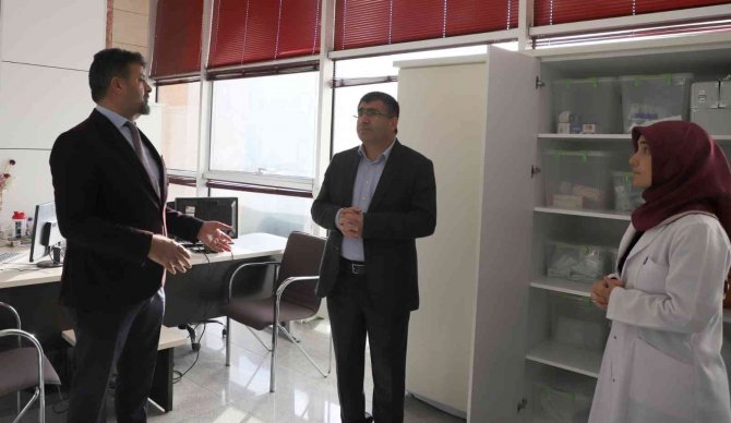 Nevü Rektörü Aktekin, Mediko Sosyal Sağlık Merkezindeki Çalışmaları İ̇nceledi