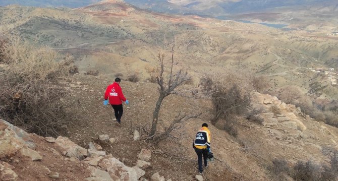 Hafriyat Dökerken Şarampole Devrilen Kamyon Sürücüsü Hayatını Kaybetti