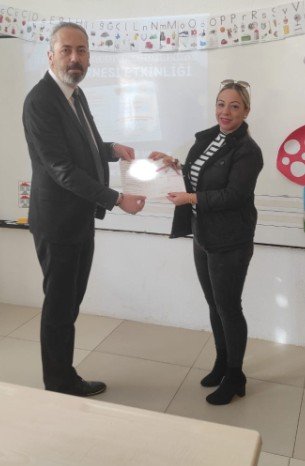 Bu Okulda Karneyi Önce Veliler Aldı