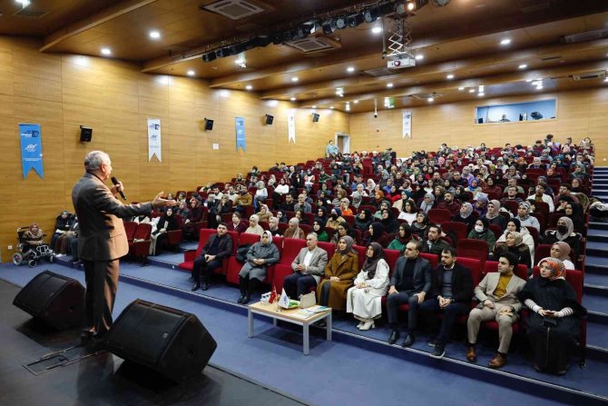 Sevilen Şair Nurullah Genç, Sultangazililerle Buluştu