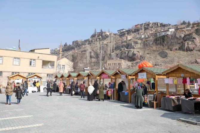 ‘Maharetli Eller’ Birinci Yılını Kutlayacak