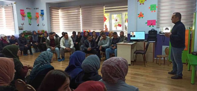 Aile Okulu Seminerleri İle 3 Bin Kişiye Ulaşıldı