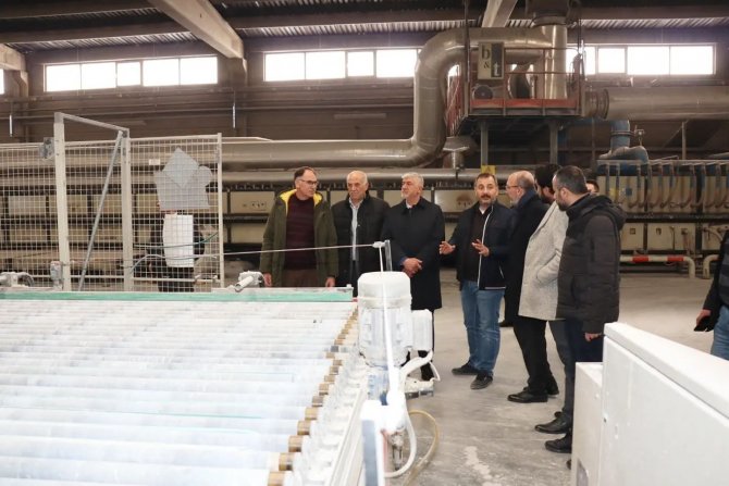 Başkan Önsay: “Gediz Osb Önemli Anlamda Katma Değer Sağlıyor”