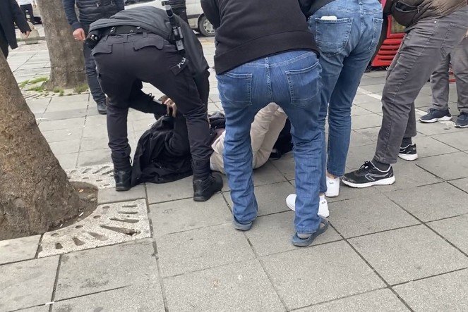 Fatih’te Taciz Şüphelisi Polis Ekiplerince Yakalandı